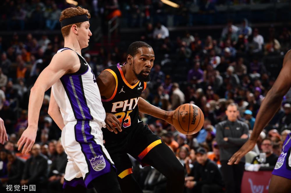 在激烈竞争 在激烈竞争