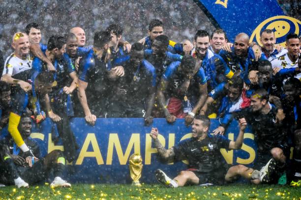 而被圈内外 而被圈内外